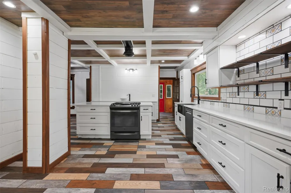 8880 Cedar Lake Road Putnam Township, MI 48169