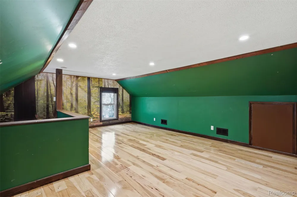 8880 Cedar Lake Road Putnam Township, MI 48169