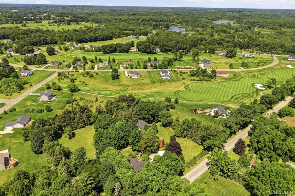 8880 Cedar Lake Road Putnam Township, MI 48169