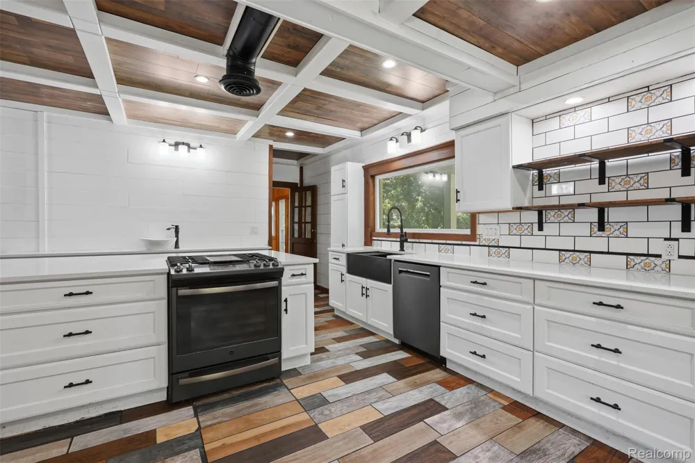 8880 Cedar Lake Road Putnam Township, MI 48169