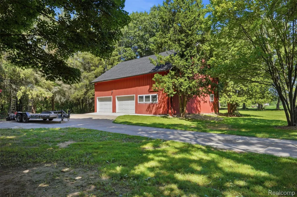 8880 Cedar Lake Road Putnam Township, MI 48169