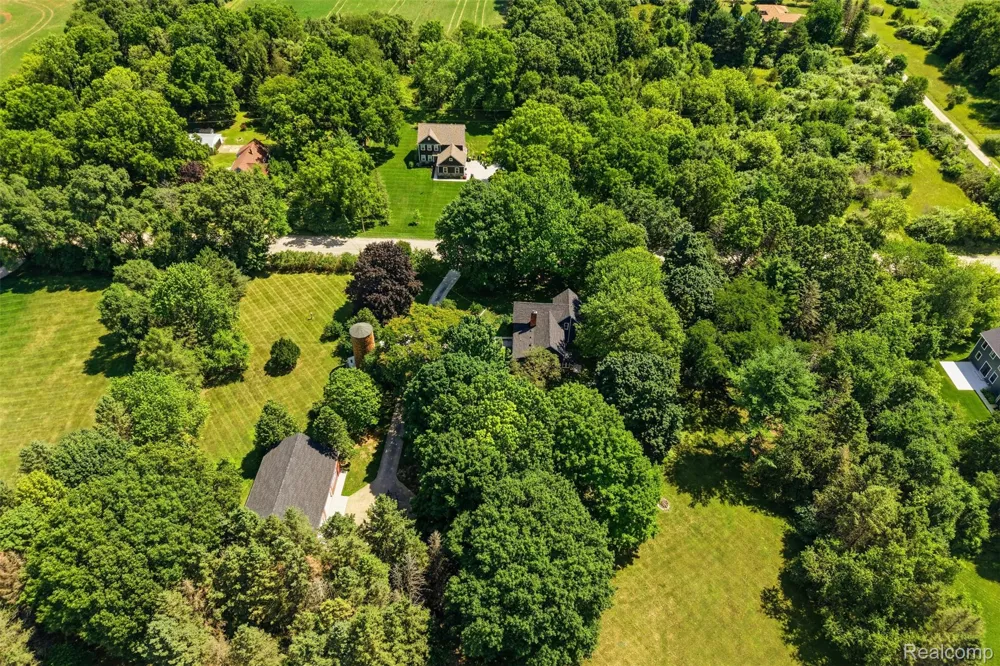 8880 Cedar Lake Road Putnam Township, MI 48169