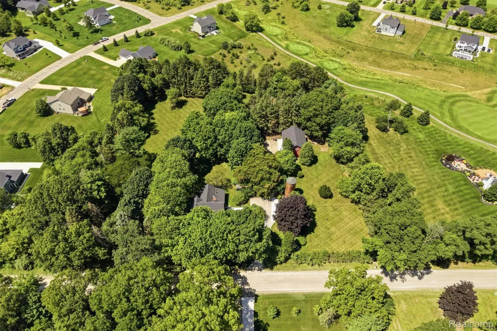 8880 Cedar Lake Road Putnam Township, MI 48169
