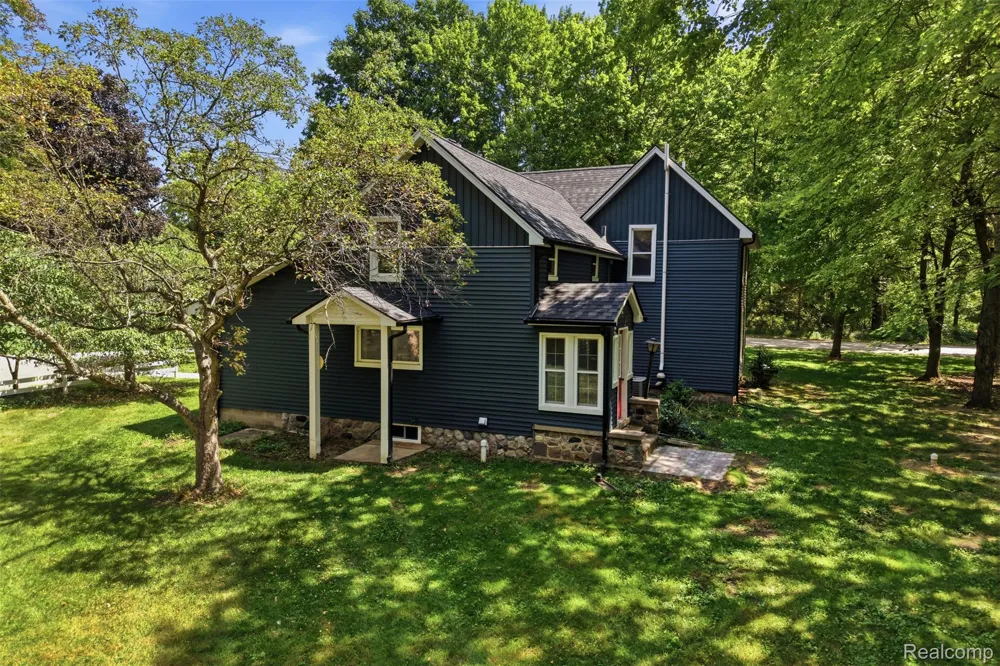 8880 Cedar Lake Road Putnam Township, MI 48169