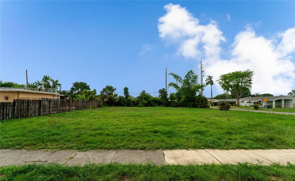 3644 SW 21st Street Fort Lauderdale, FL 33312