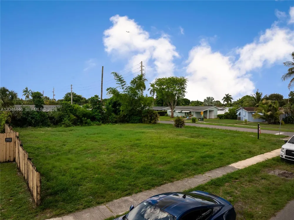 3644 SW 21st Street Fort Lauderdale, FL 33312