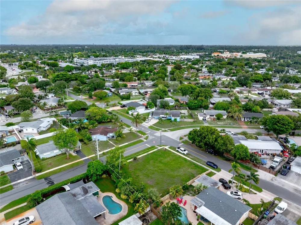 3644 SW 21st Street Fort Lauderdale, FL 33312