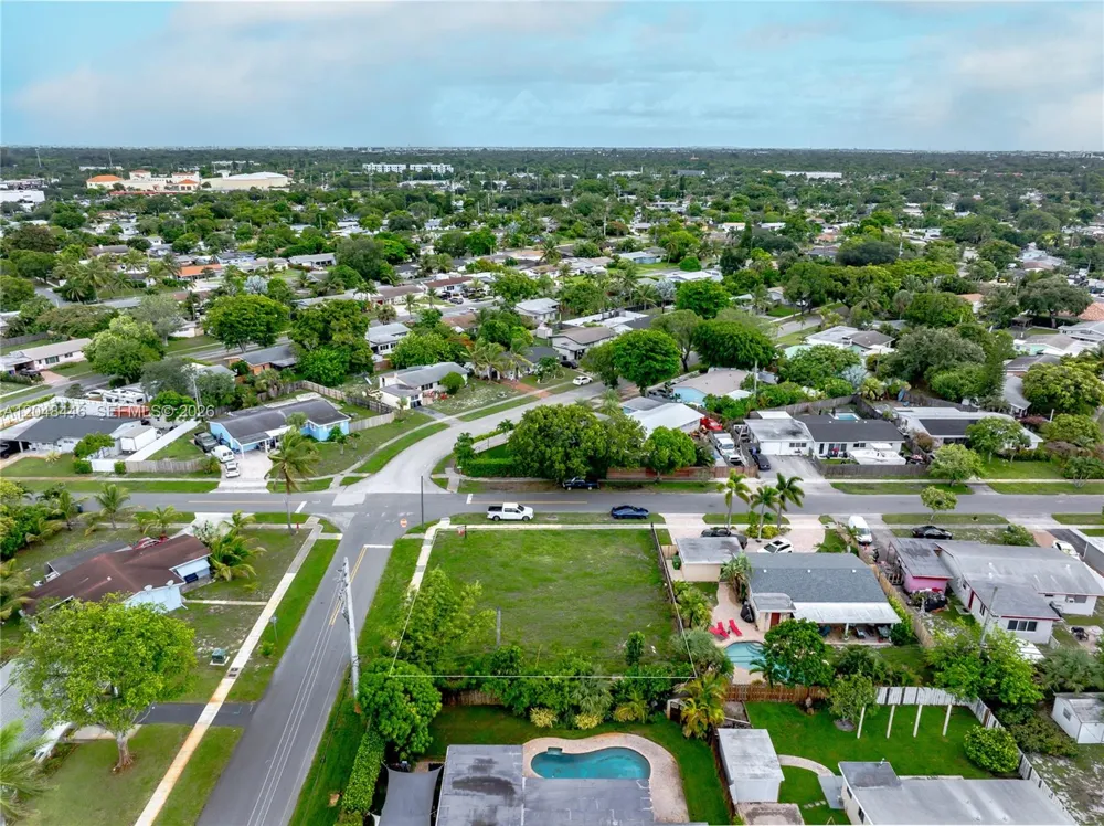 3644 SW 21st Street Fort Lauderdale, FL 33312