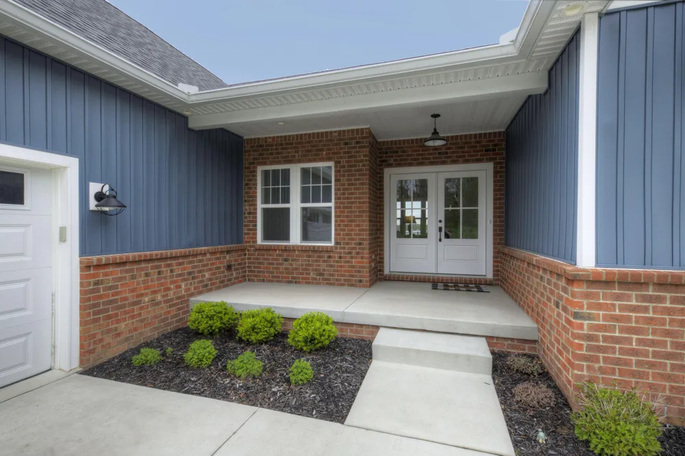 144 Bloomfield Boulevard Brooklyn, MI 49230