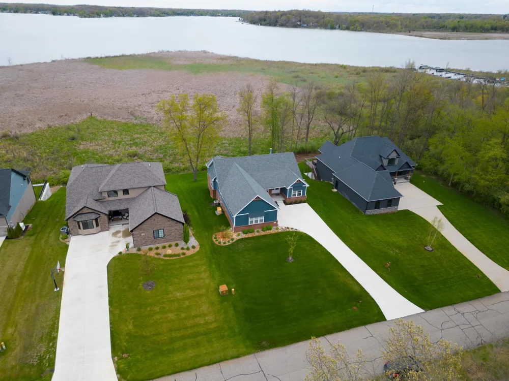 144 Bloomfield Boulevard Brooklyn, MI 49230