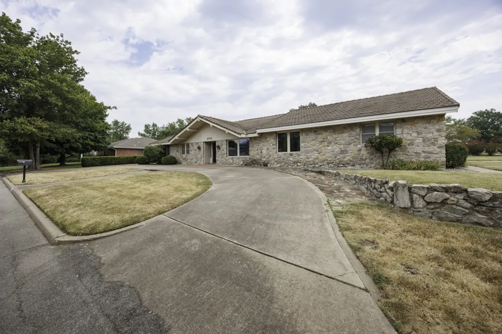 2918 Longridge Lane Bartlesville, OK 74006