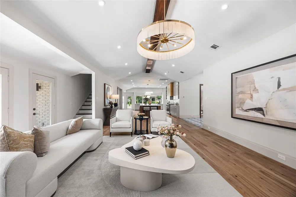 5642 Pine Forest Road Houston, TX 77056