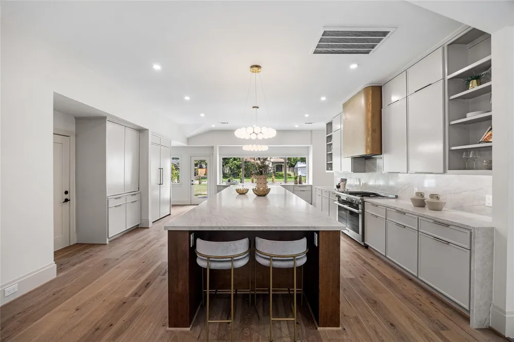 5642 Pine Forest Road Houston, TX 77056