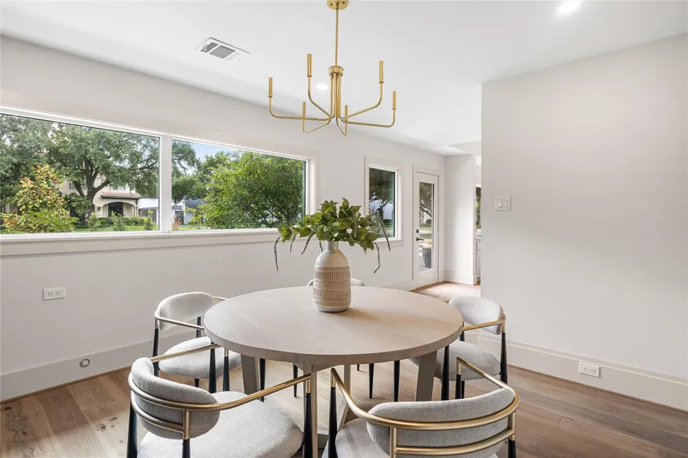5642 Pine Forest Road Houston, TX 77056