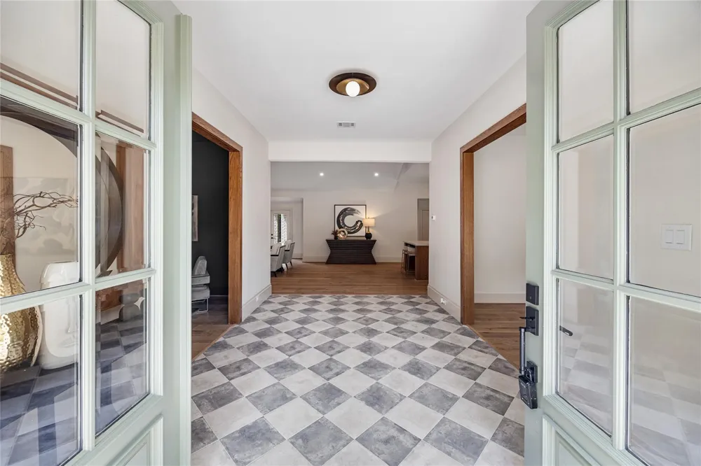 5642 Pine Forest Road Houston, TX 77056