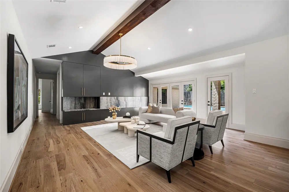 5642 Pine Forest Road Houston, TX 77056