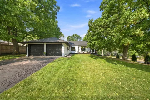 820 Vine Street