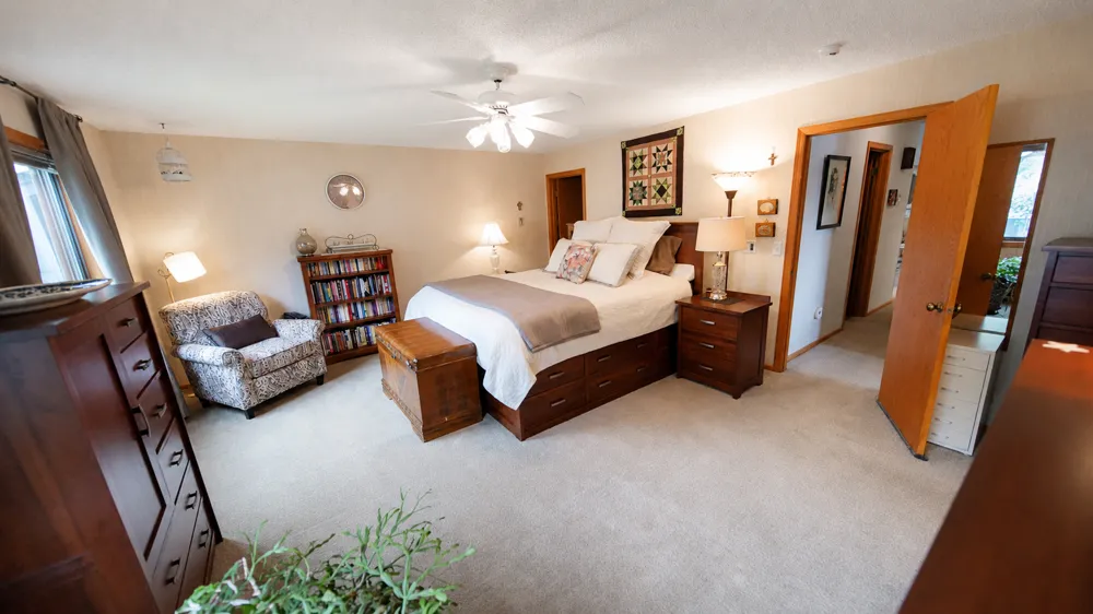 940 Douglas Court Anoka, MN 55303