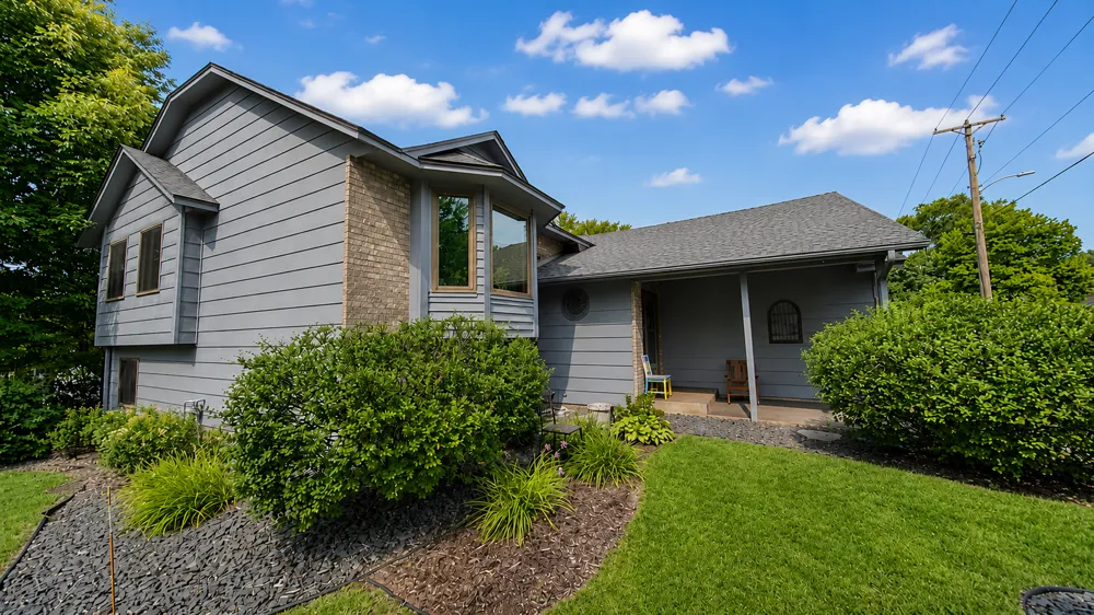 940 Douglas Court Anoka, MN 55303