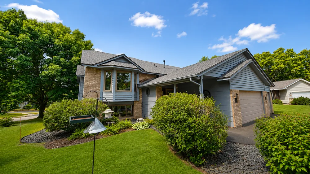 940 Douglas Court Anoka, MN 55303