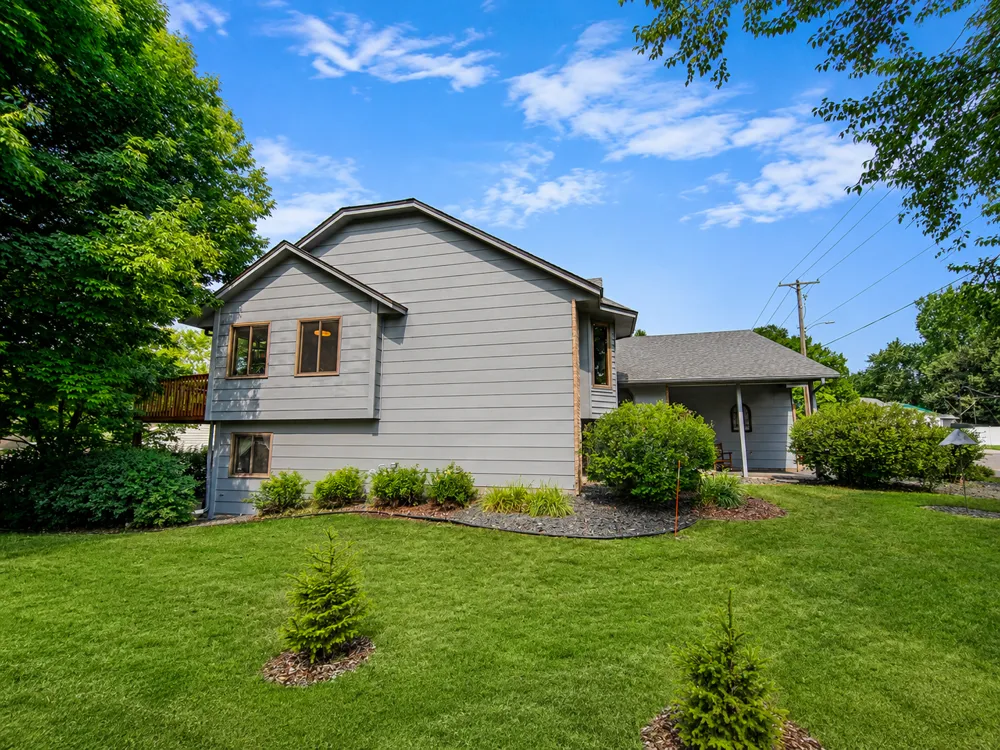 940 Douglas Court Anoka, MN 55303