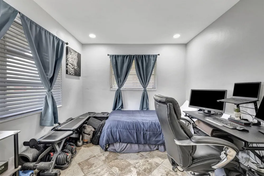 4901 NW 27th Way Tamarac, FL 33309