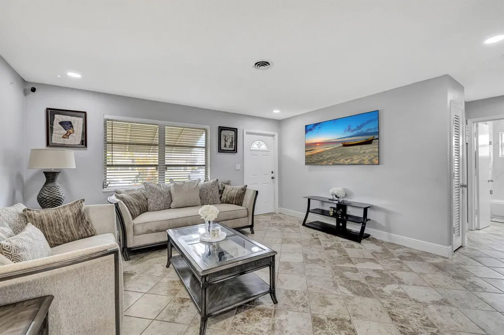 4901 NW 27th Way Tamarac, FL 33309