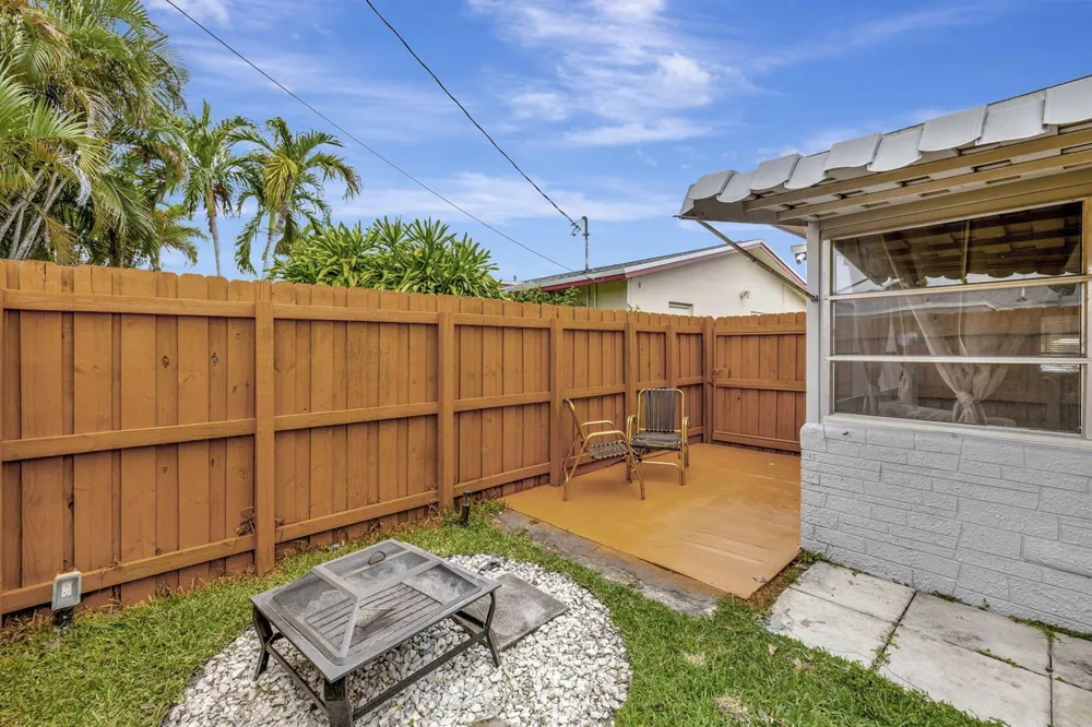 4901 NW 27th Way Tamarac, FL 33309