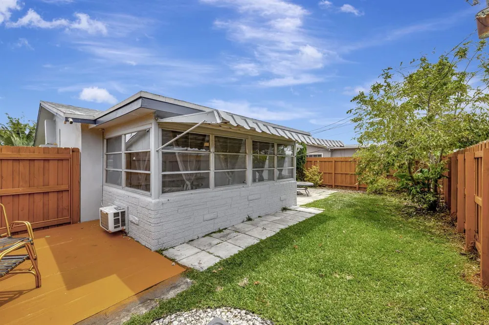 4901 NW 27th Way Tamarac, FL 33309