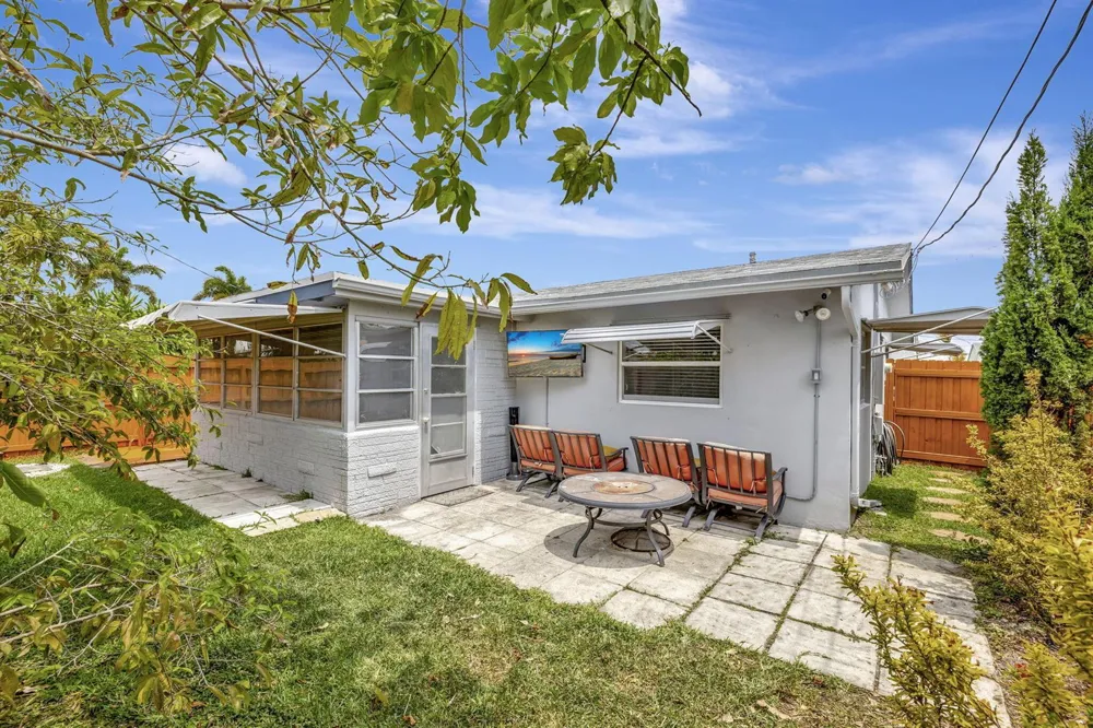 4901 NW 27th Way Tamarac, FL 33309
