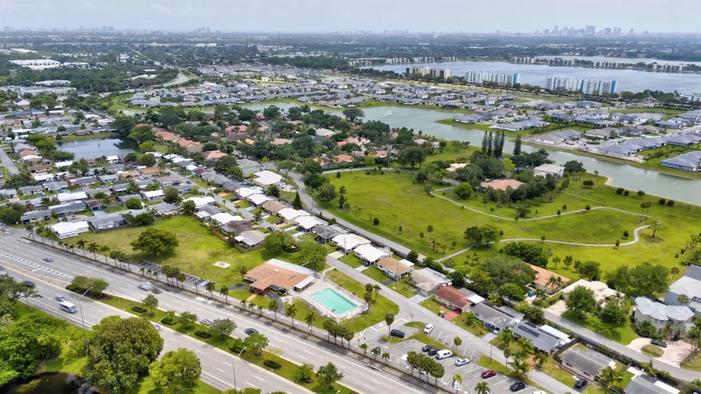 4901 NW 27th Way Tamarac, FL 33309