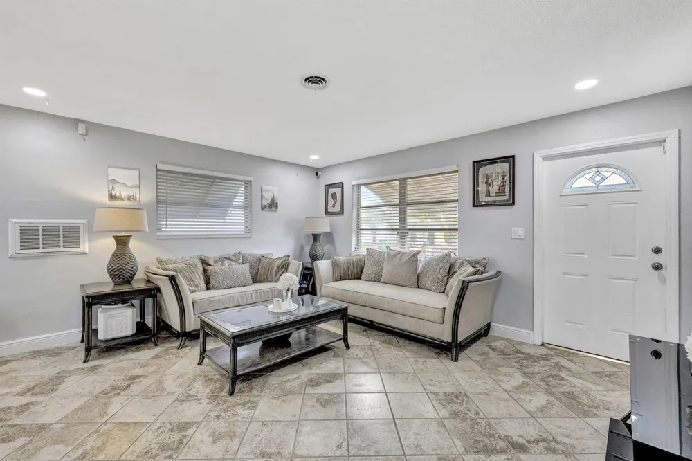 4901 NW 27th Way Tamarac, FL 33309