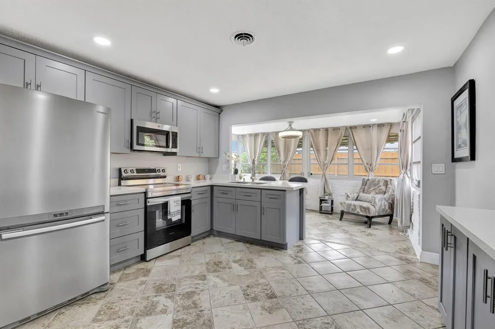 4901 NW 27th Way Tamarac, FL 33309