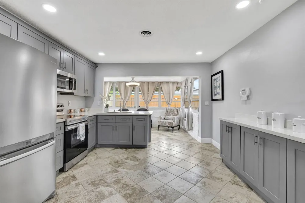 4901 NW 27th Way Tamarac, FL 33309