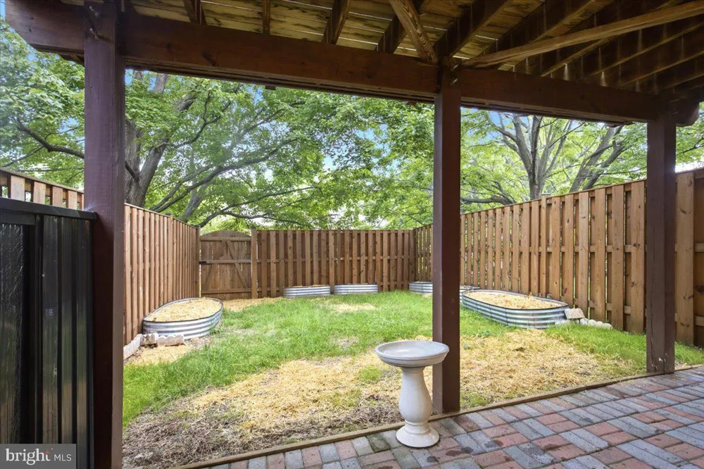 508 PALMSPRING DRIVE Gaithersburg, MD 20878