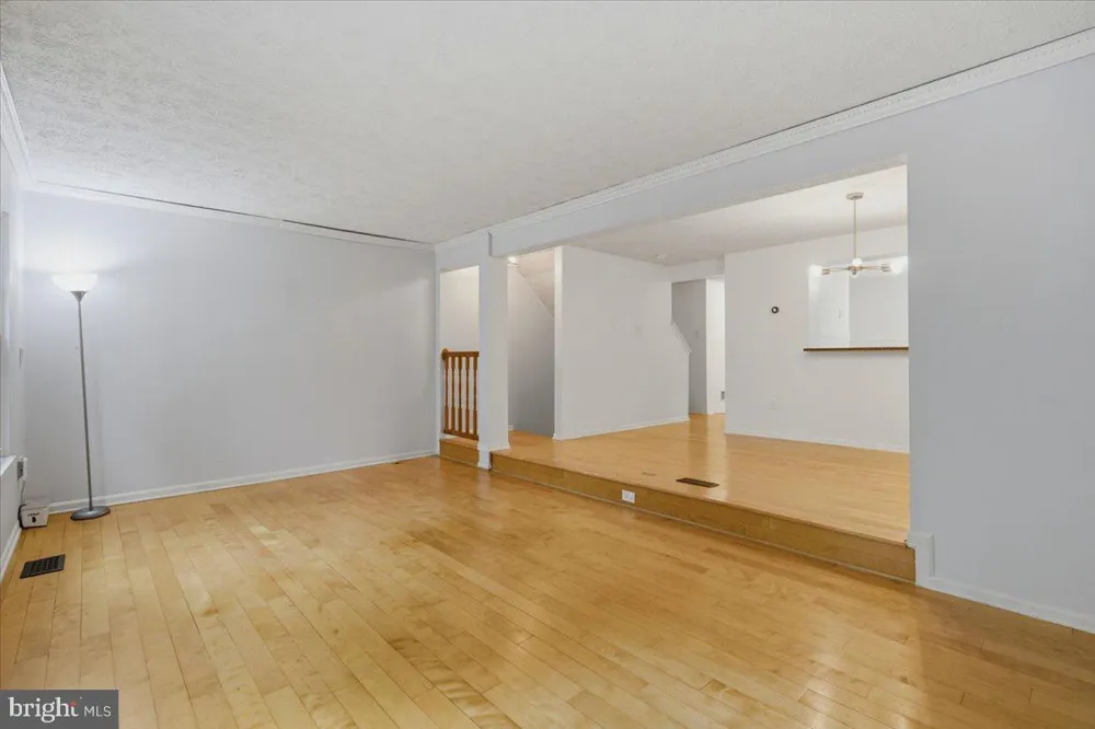 508 PALMSPRING DRIVE Gaithersburg, MD 20878