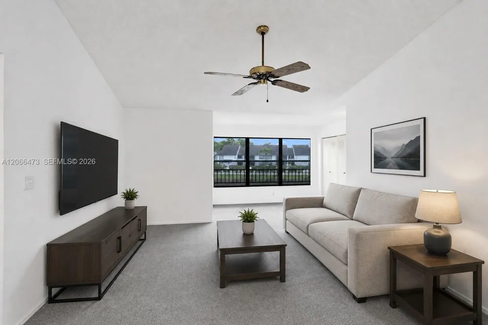 2796 S University Dr #2201 Davie, FL 33328