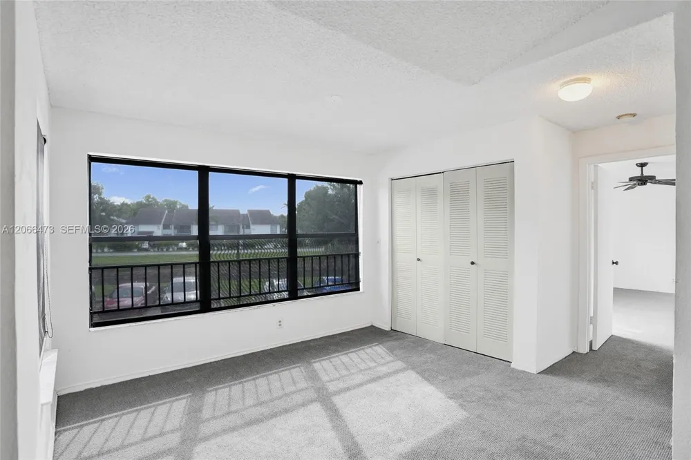 2796 S University Dr #2201 Davie, FL 33328