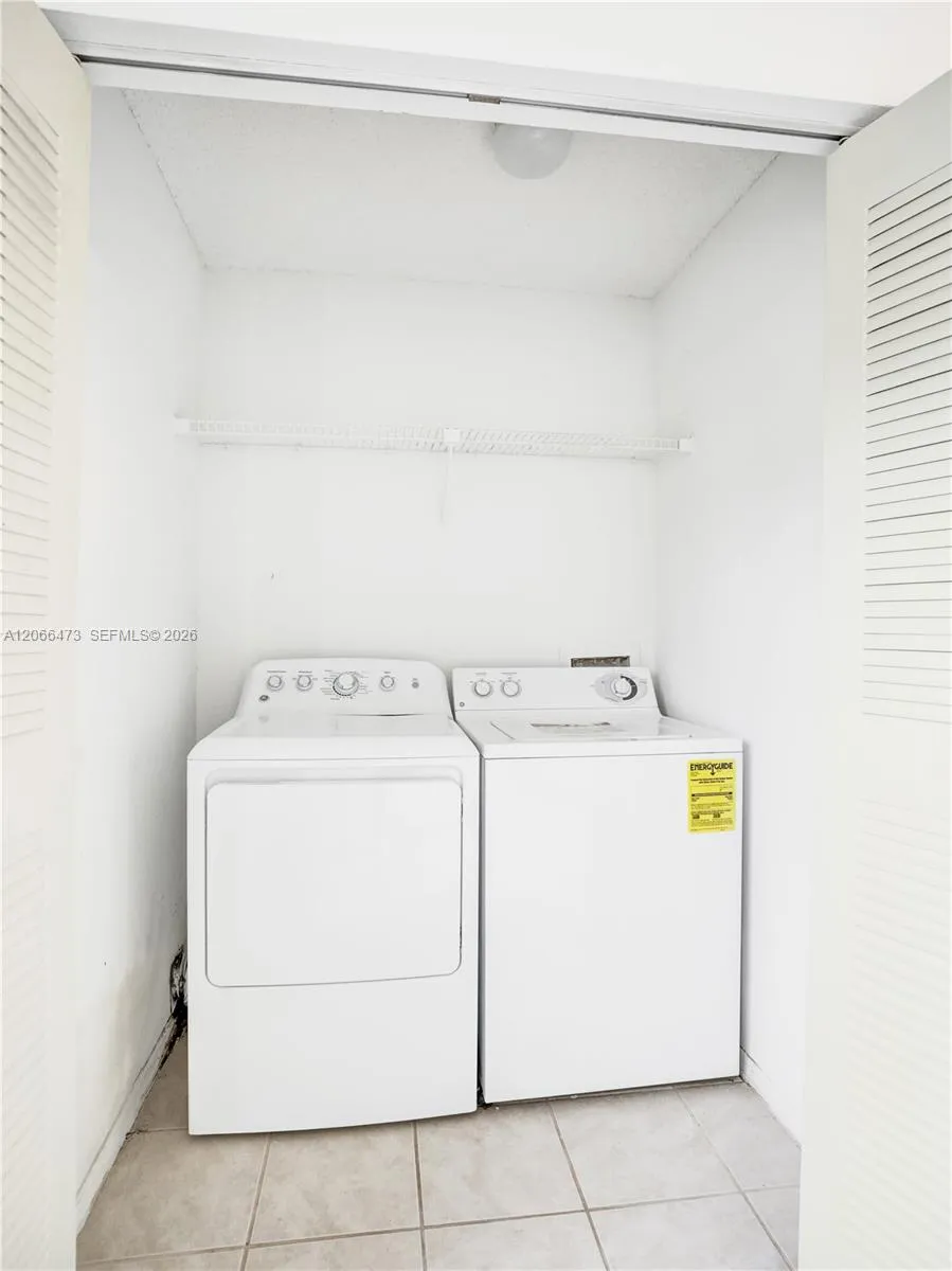 2796 S University Dr #2201 Davie, FL 33328