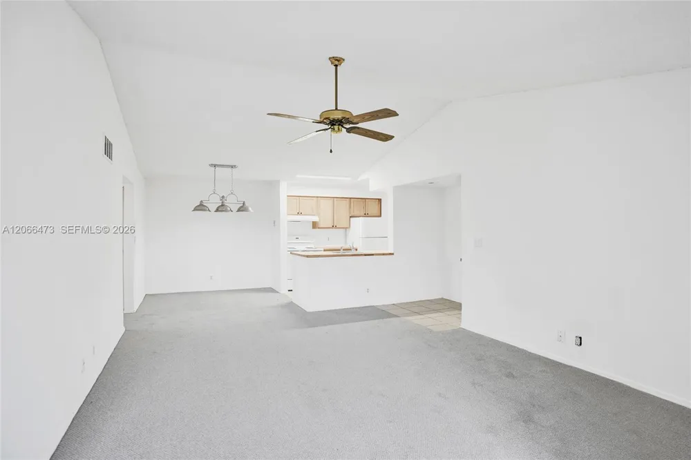 2796 S University Dr #2201 Davie, FL 33328