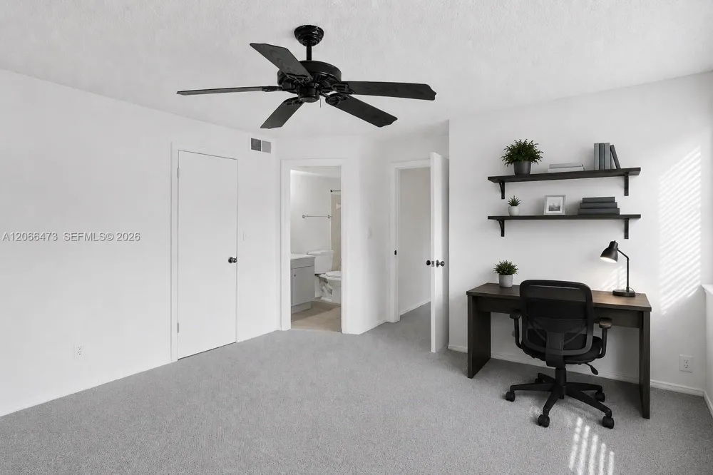 2796 S University Dr #2201 Davie, FL 33328