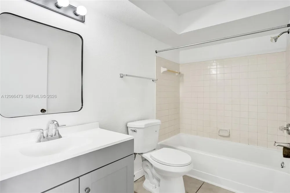 2796 S University Dr #2201 Davie, FL 33328
