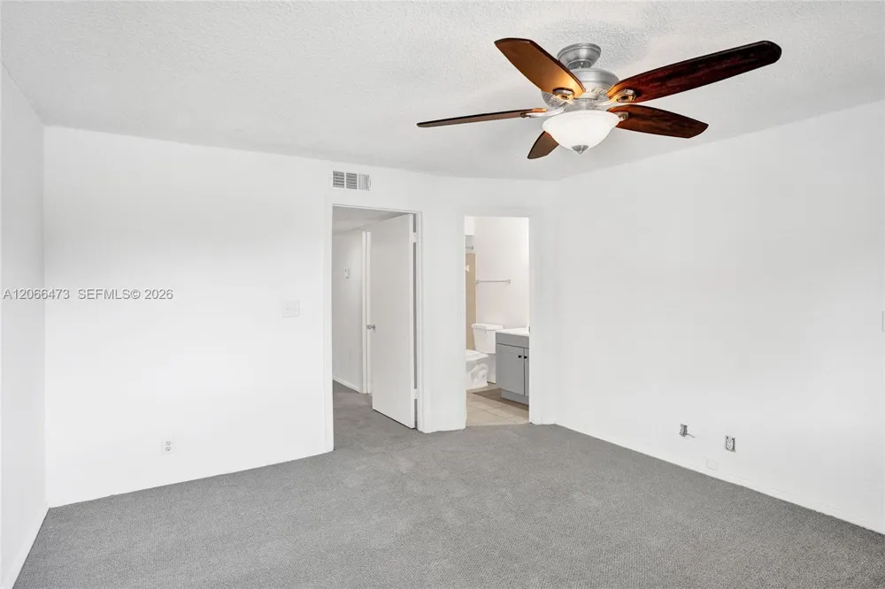 2796 S University Dr #2201 Davie, FL 33328