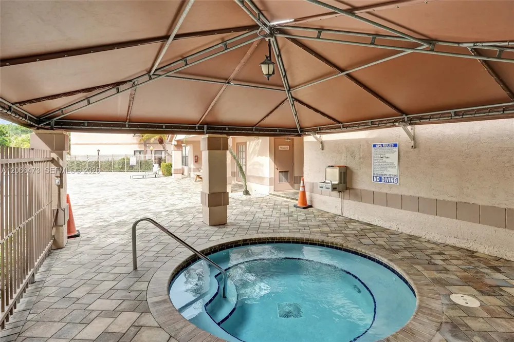 2796 S University Dr #2201 Davie, FL 33328