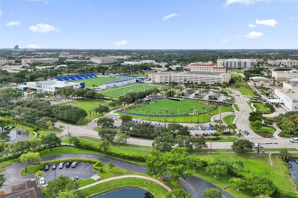 2796 S University Dr #2201 Davie, FL 33328