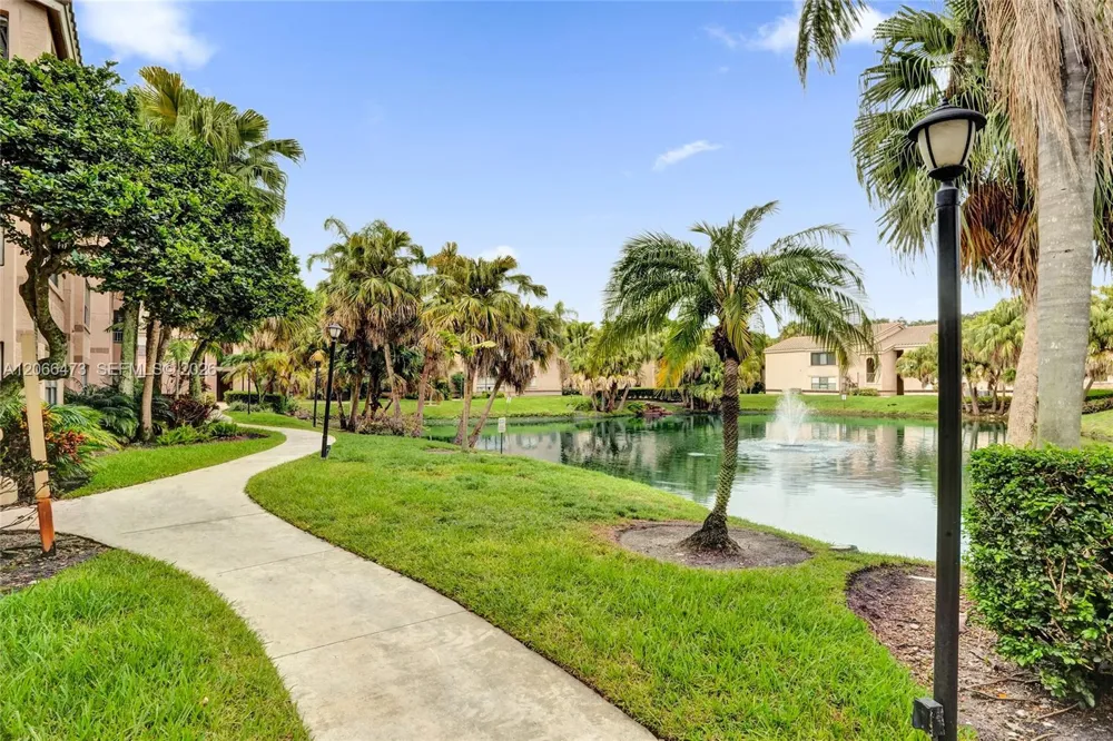 2796 S University Dr #2201 Davie, FL 33328