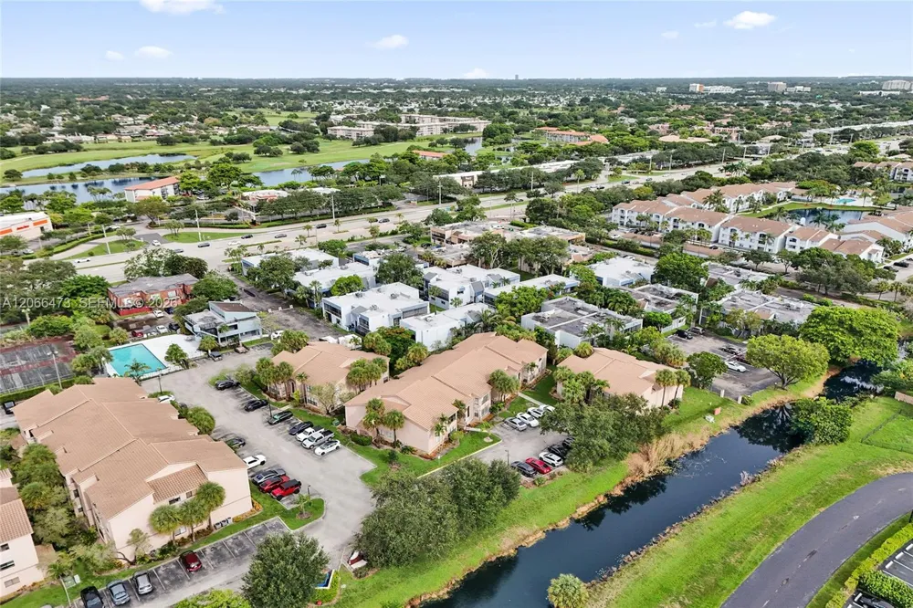 2796 S University Dr #2201 Davie, FL 33328