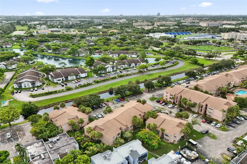 2796 S University Dr #2201 Davie, FL 33328