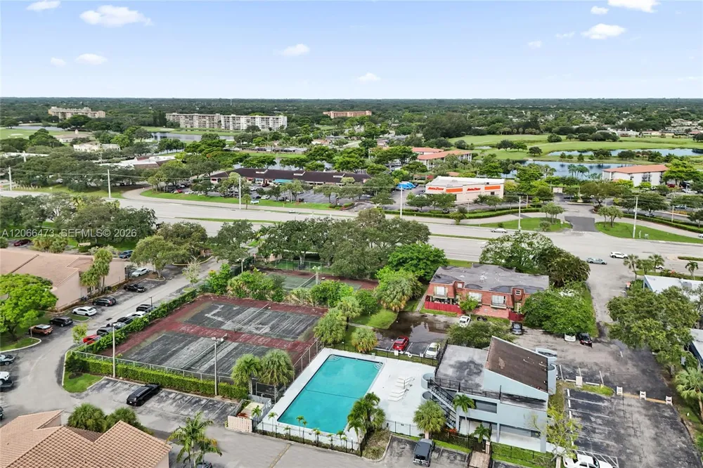 2796 S University Dr #2201 Davie, FL 33328