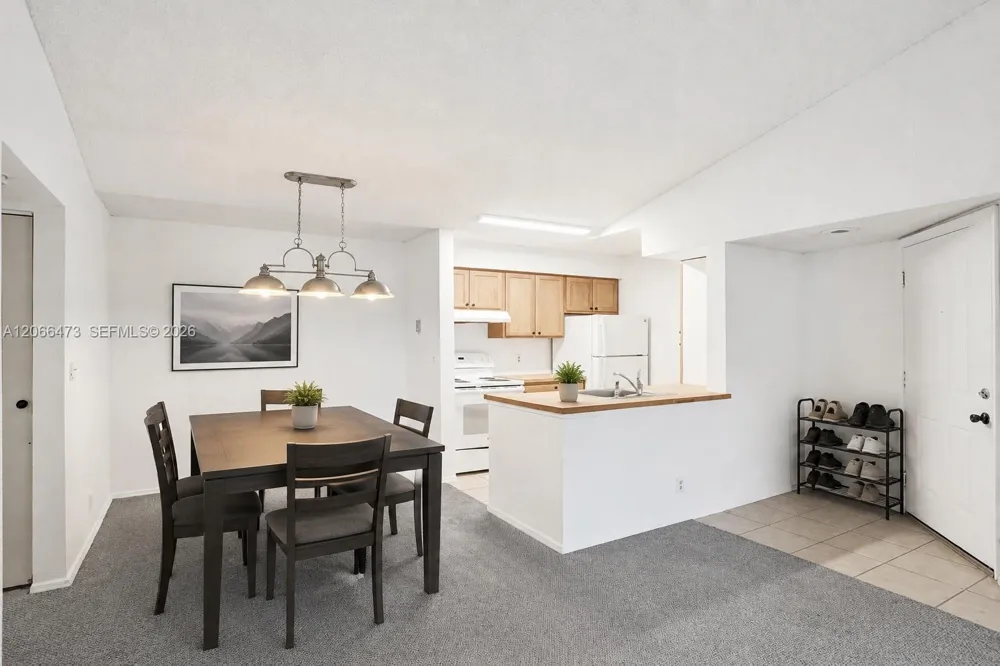 2796 S University Dr #2201 Davie, FL 33328